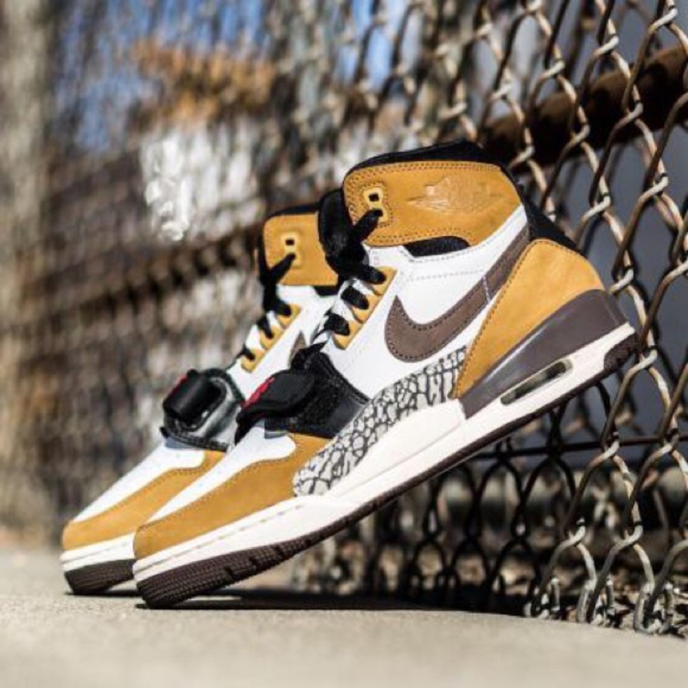 Nike Air Jordan in wheat - Picture 2 of 8